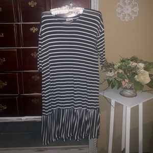 Gray and white tunic